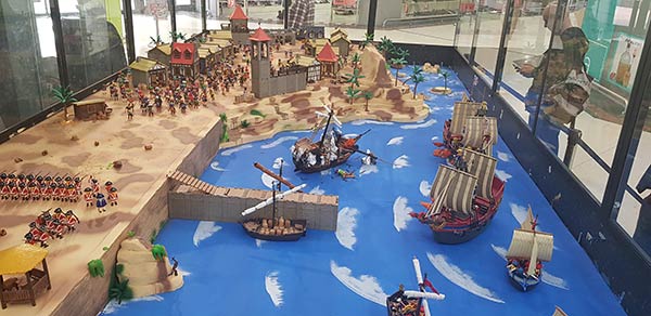 "El último día del pirata Barbanegra” en un diorama de Playmoworld 2 Mercado-del-juguete