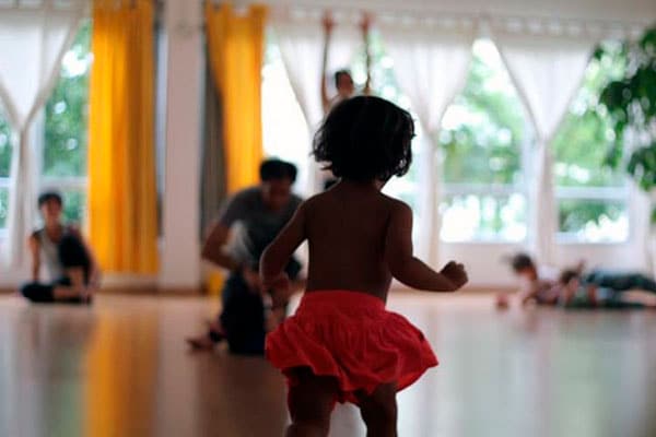 Danza-creativa-en-familia-1 Danza-creativa-en-familia-1