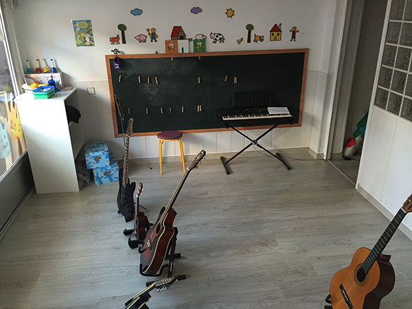 escuela-de-musica-tres-por-cuatro
