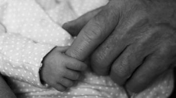 bebes-danzan-las-canciones-de-nuestros-abuelos-1