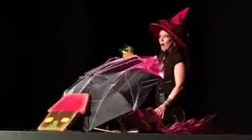 lucinda-la-bruja
