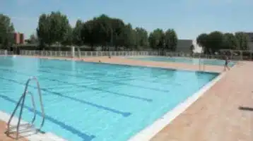 piscina-plata-y-castanar