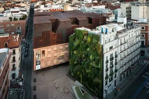 visita-dinamizada-edificio-caixaforum