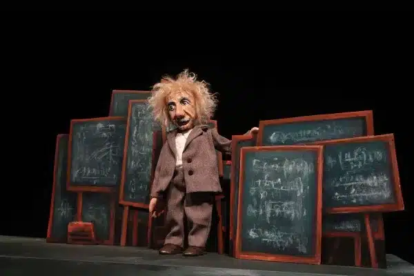 La pizarra perdida de Einstein en el Centro del Títere de Alcorcón 9 la-pizarra-perdida-de-einstein