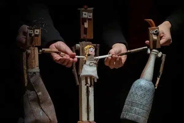 Historia de una muñeca abandonada en el Teatro de Títeres del Retiro 9 historia-de-una-muneca-abandonada