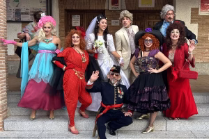 un fieston de mil demonios vivan los novios