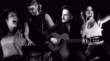 momo-tributo-a-queen