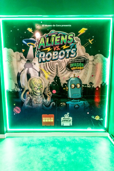 Aliens vs. Robots en Wonder Space 17 4 10