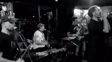 charlie-and-the-coconuts