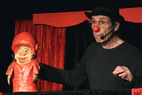 el-circo-de-las-marionetas